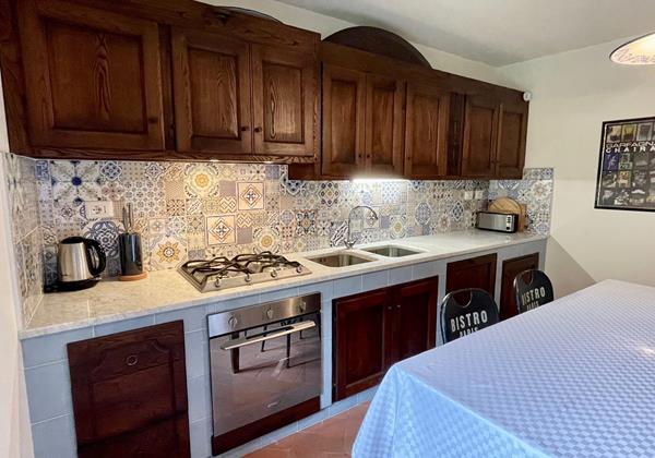 Tn Downstairs Kitchen Arch To Livingroom2