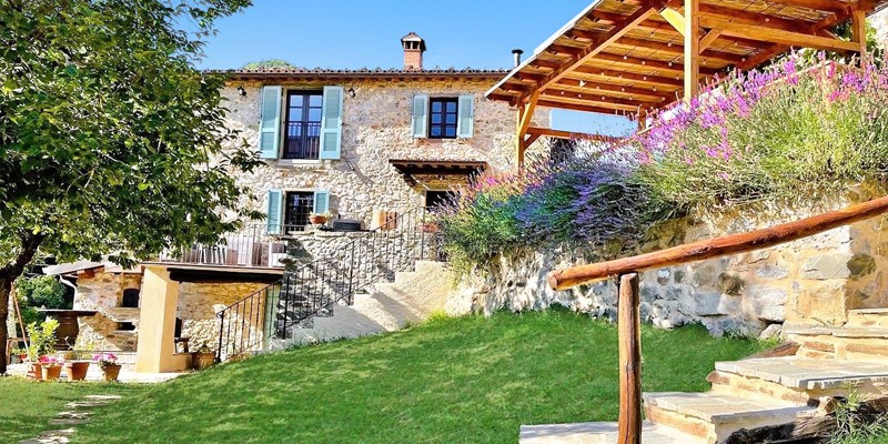 Tn House N Barn From Garden Jpg