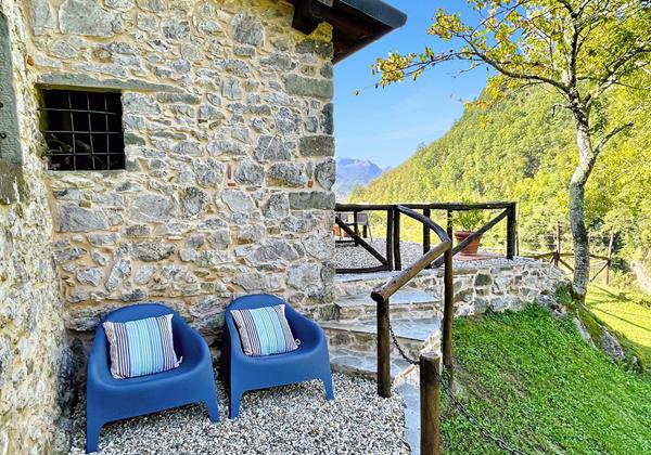 Tn Small Terrace Behind House