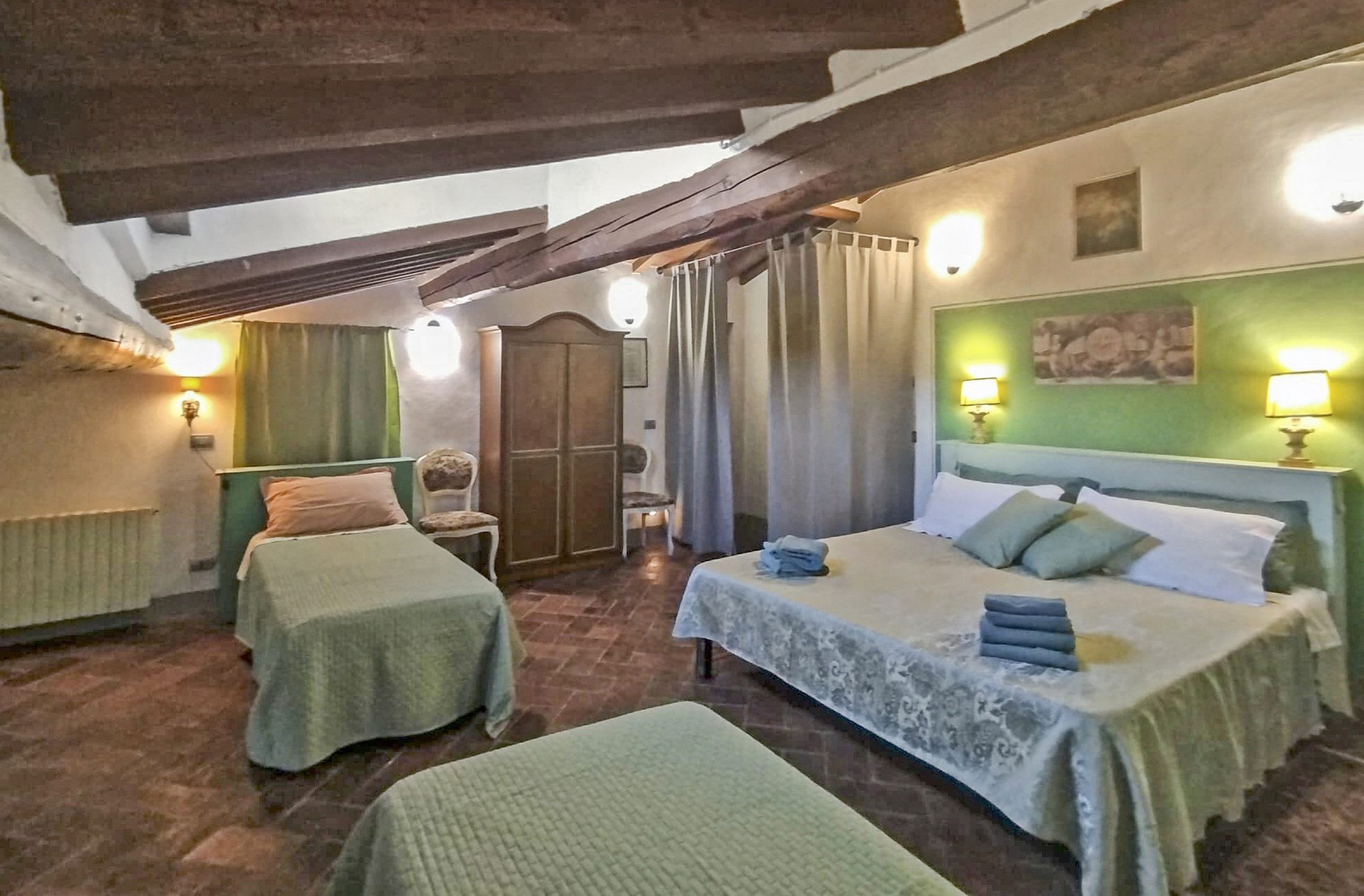 Tn 4Fb77ba3 7Ae5 4C24 B229 7D304c77b8d6