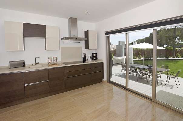 AH759 Kitchen
