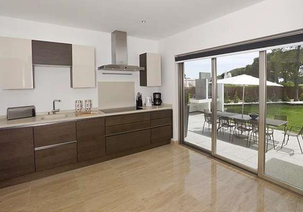 AH759 Kitchen
