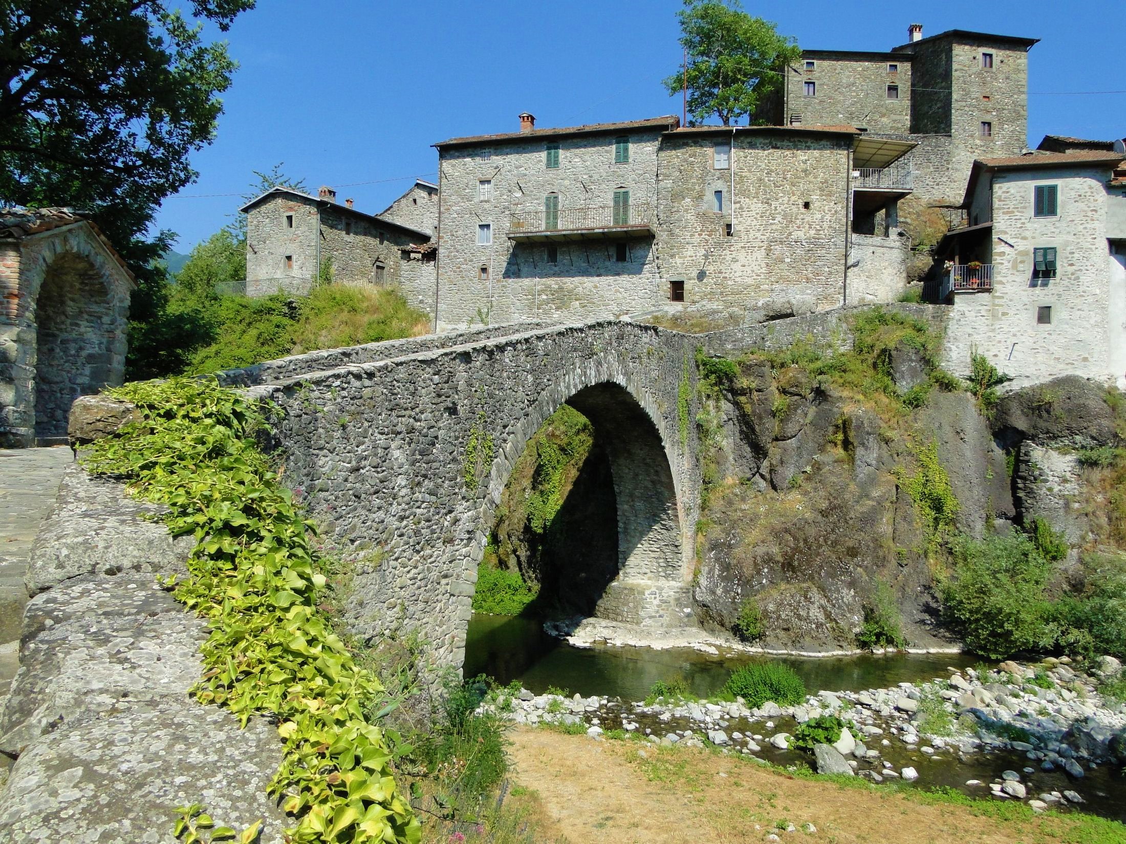 Piazza al Serchio San Michele