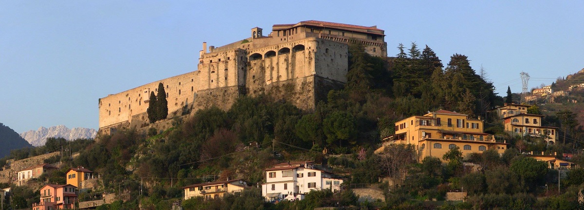 Lunigiana Grantour Lunigiana Castello Malaspina 1
