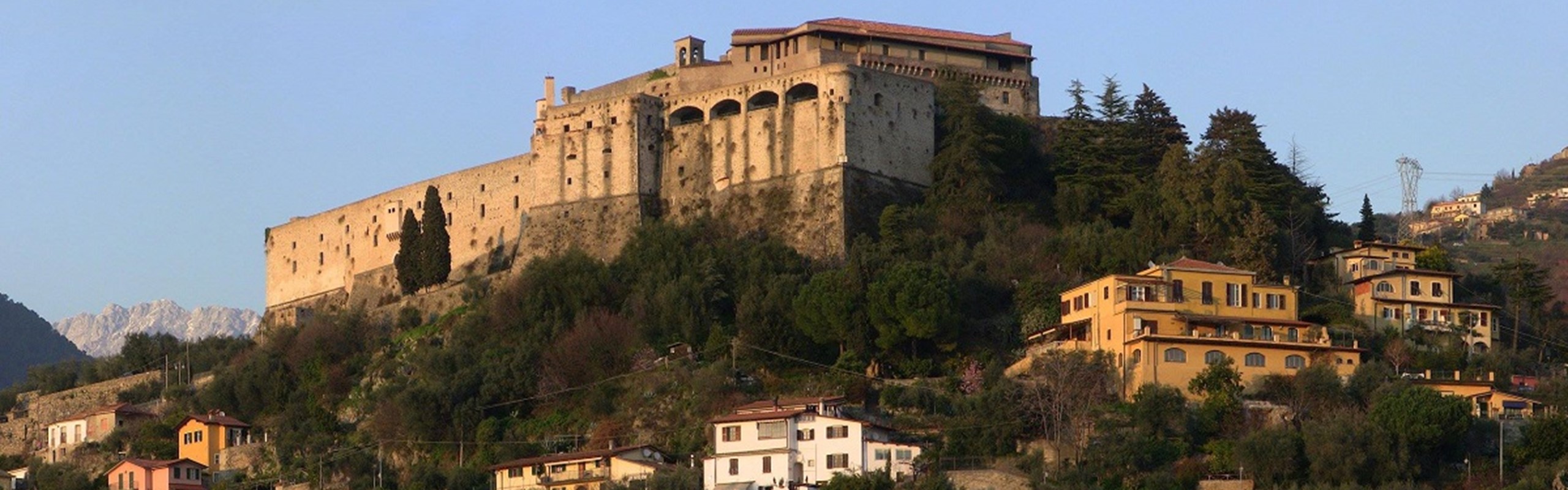 Lunigiana Grantour Lunigiana Castello Malaspina 1